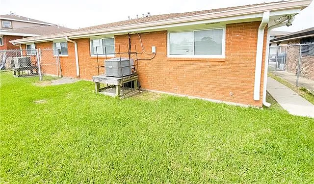 4819 Francis Dr — Photo 24