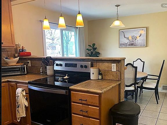 3rd image of 4725 Belinder Ct