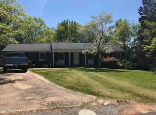 1444 Iroquois Dr, Seneca, SC 29672