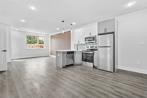 1108 W Dauphin St #204 Photo 1