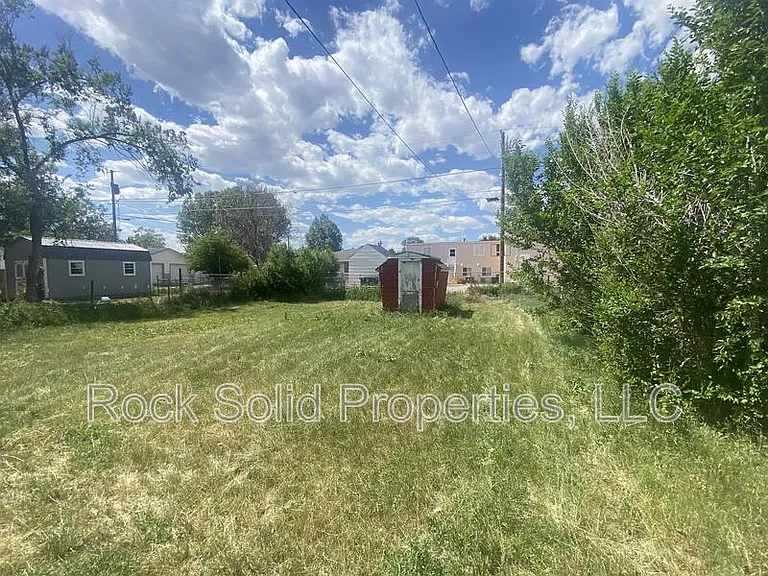 416 E 3rd St — Photo 21