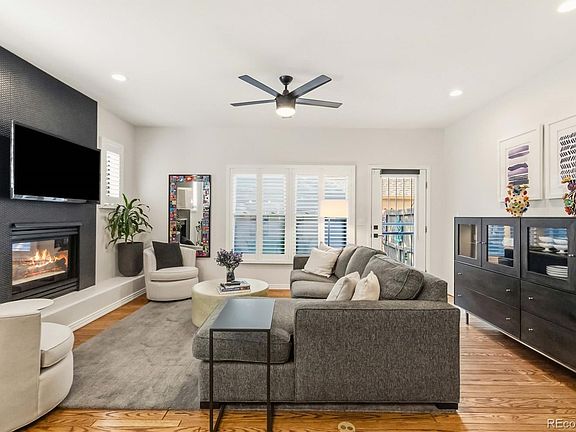 3rd image of 916 Ivanhoe Street
