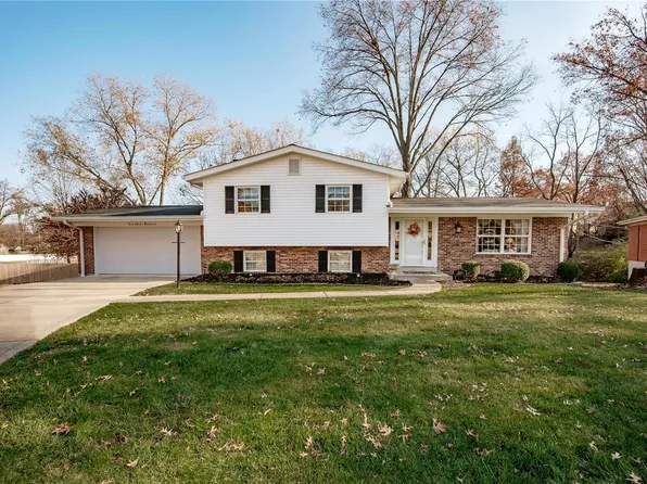 10314 Dorenshire Ct, Saint Louis, MO 63128
