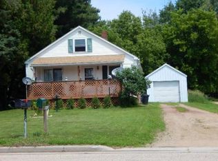 W6666 Lake Dr, Shawano, WI 54166