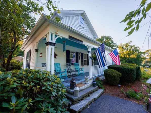 33 Coldbrook Rd, Oakham, MA 01068
