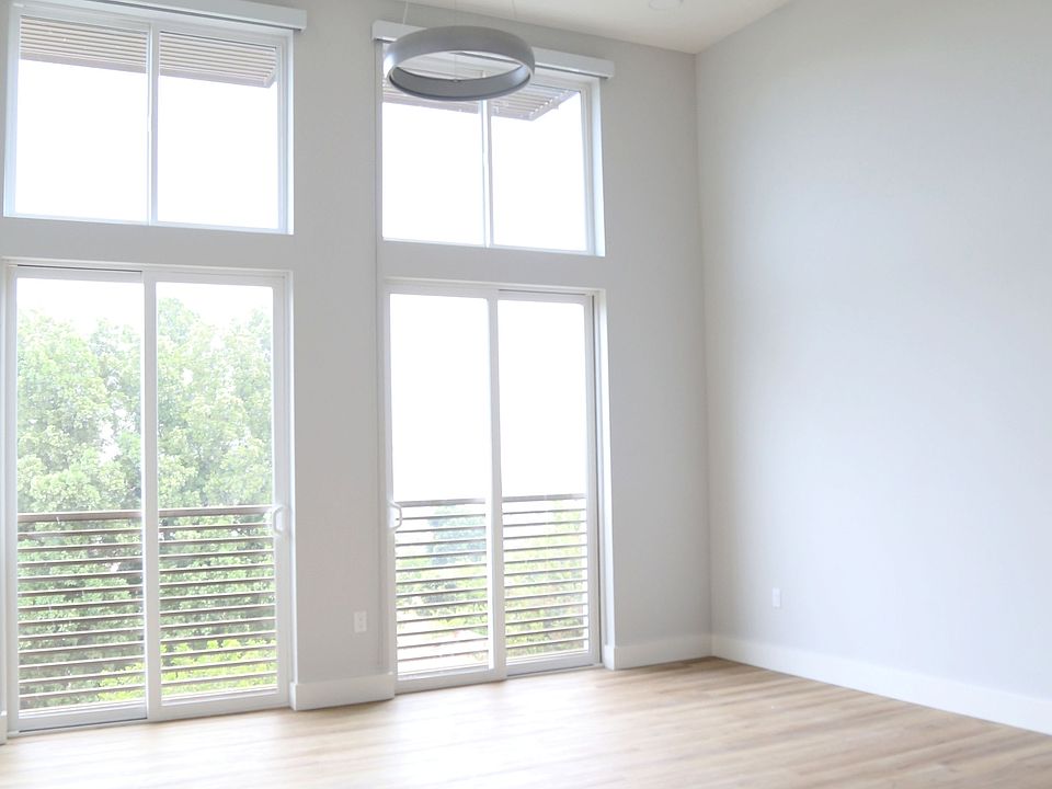 1st image of 101 S Chapel Ave #11265830