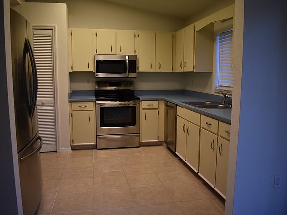 5th image of 111 Wood Haven Dr