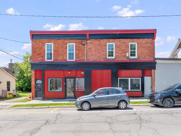 34 Market St N, Smiths Falls, ON K7A 2E6