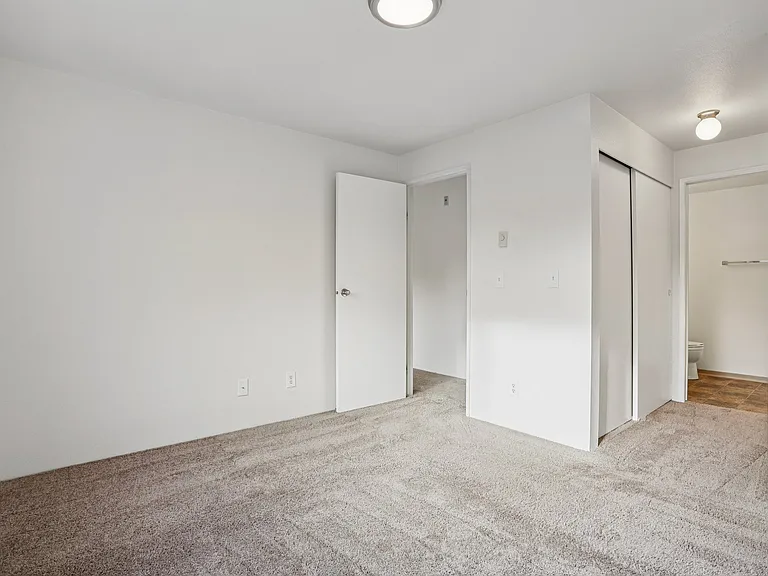 Poplar Lane Apartments — Photo 67