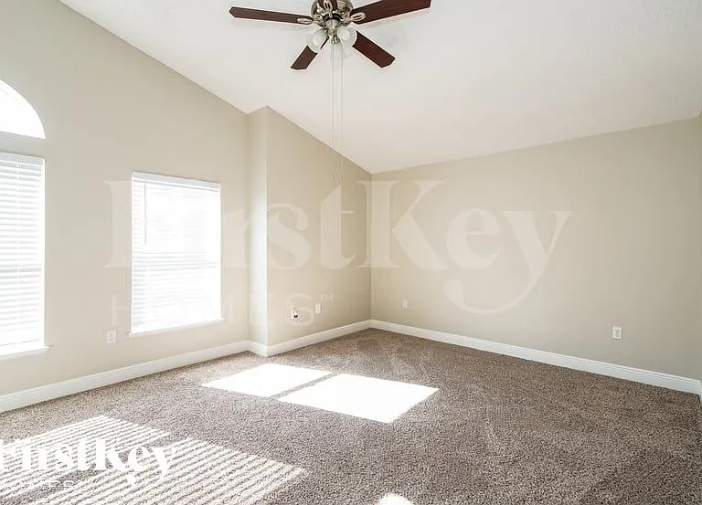 10714 Opus Dr — Photo 8