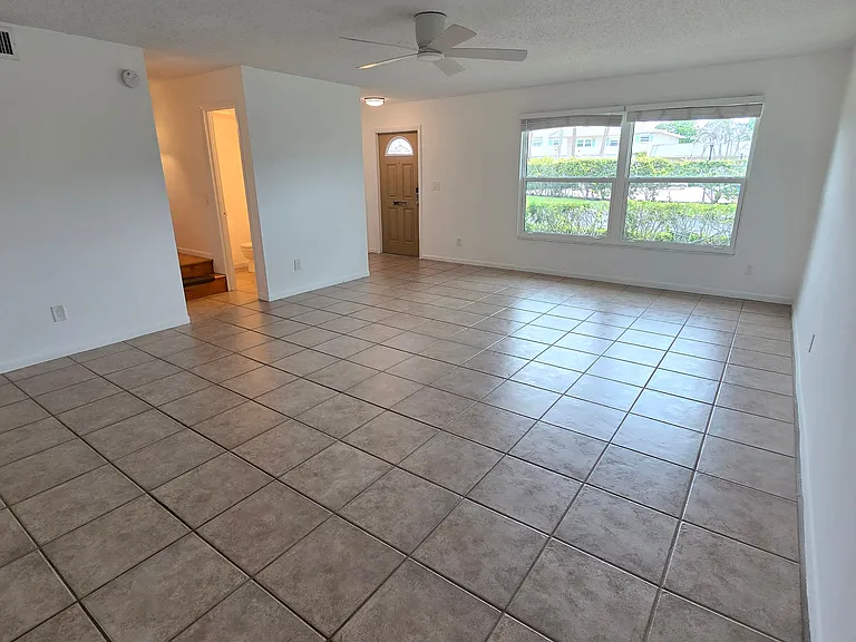 402 Dove Ln #12 — Photo 8