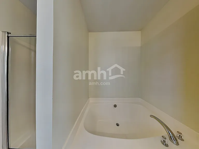 218 Bellport Dr — Photo 10