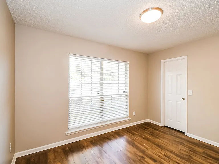 11180 Barbizon Cir E — Photo 13