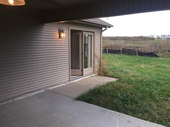 4th image of 616 Green Valley Dr