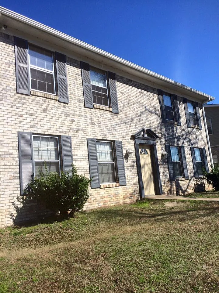 5822 Valley Dr — Photo 1