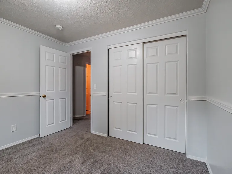 831 NW Teak Loop — Photo 23