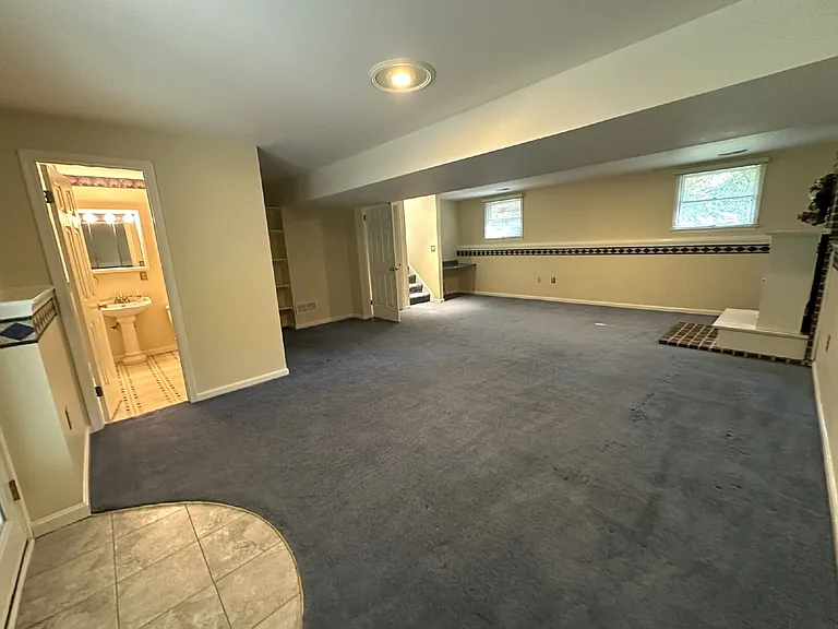 656 Alpine Ln — Photo 17