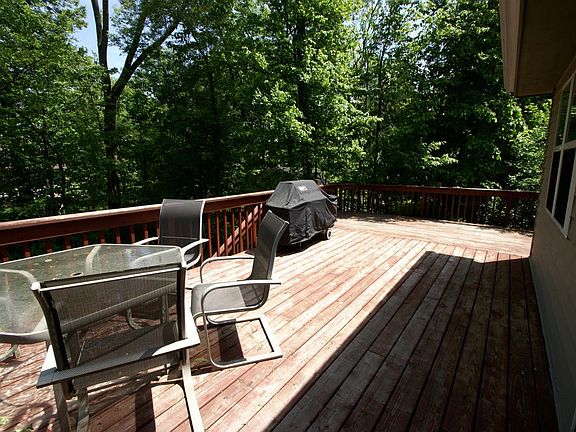 4th image of 2030 Crestwood Dr