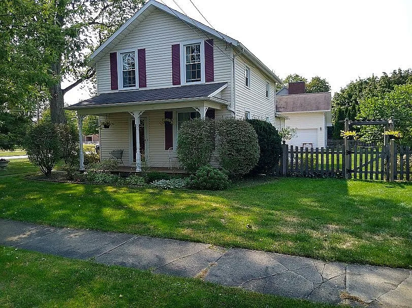 626 Locust St photo 1