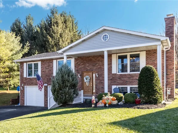 209 Londonderry Dr, New Brighton, PA 15066