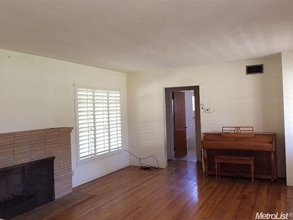 5th image of 2940 Montclaire St
