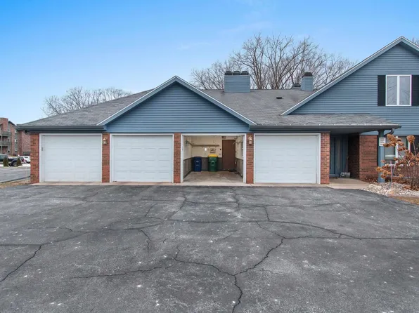 2937 Mossy Oak Cir, Green Bay, WI 54311
