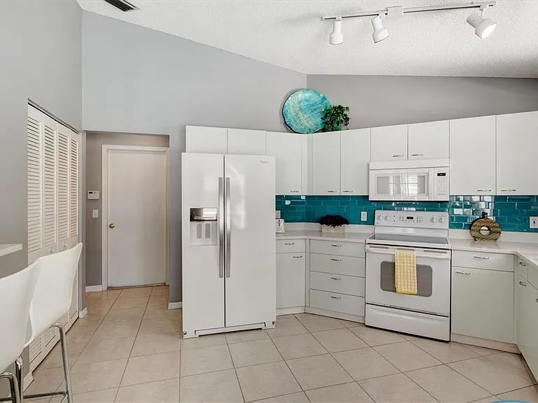 1019 Snead Ave — Photo 11