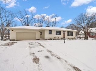 1674 Rosewood St, Jenison, MI 49428