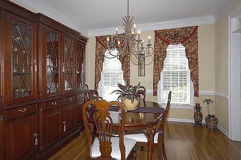 3rd image of 316 Loring Ln