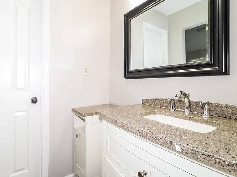 1886 Towson Ln — Photo 11
