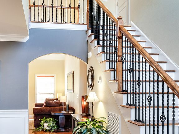 3rd image of 1504 Green Grove Way