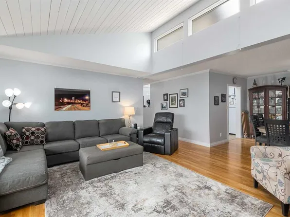 3730 W 50th St NW #408, Calgary, AB T3A 2V9