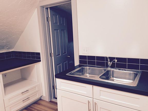 5th image of 1251 Cook Ave #3