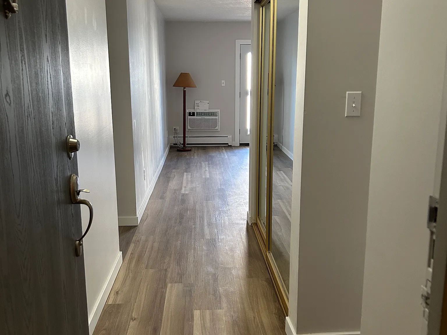2 bed, 1200 sqft, $2,200 — Photo 2