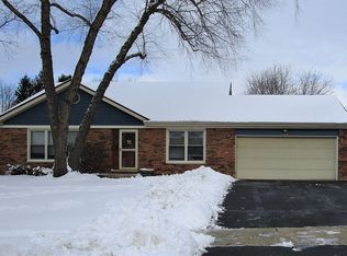 411 Manchester Ave, Batavia, IL 60510