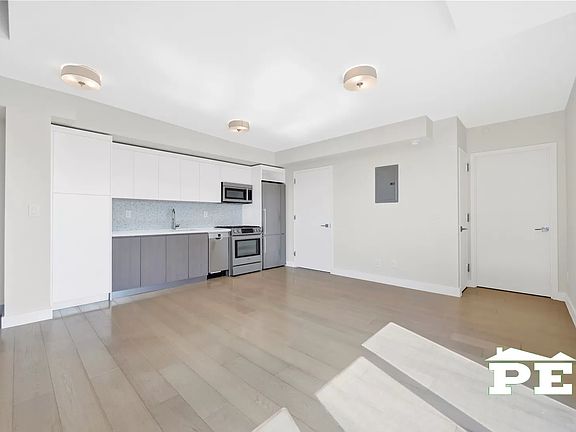 3rd image of 2128 Ocean Ave #9A