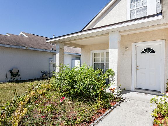 3rd image of 1705 Chestnut Oak Ct