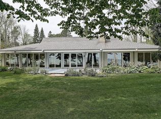 5110 Country Club Beach Rd, Port Washington, WI 53074