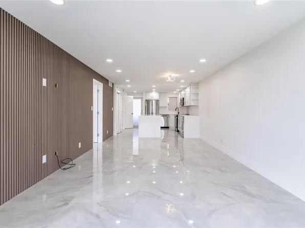 8900 Washington Boulevard #418, Pembroke Pines, FL 33025