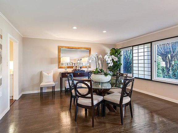 5th image of 1047 Lombard St