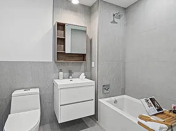 1173 Rogers Avenue image 7 of 8