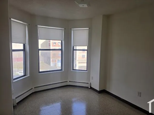722 Dudley St APT 3, Dorchester, MA 02125