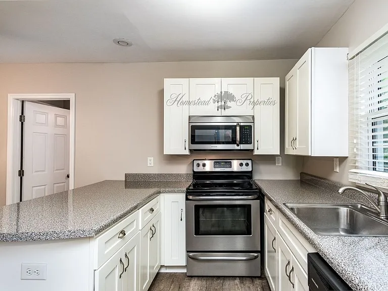 505 Lamont St — Photo 5