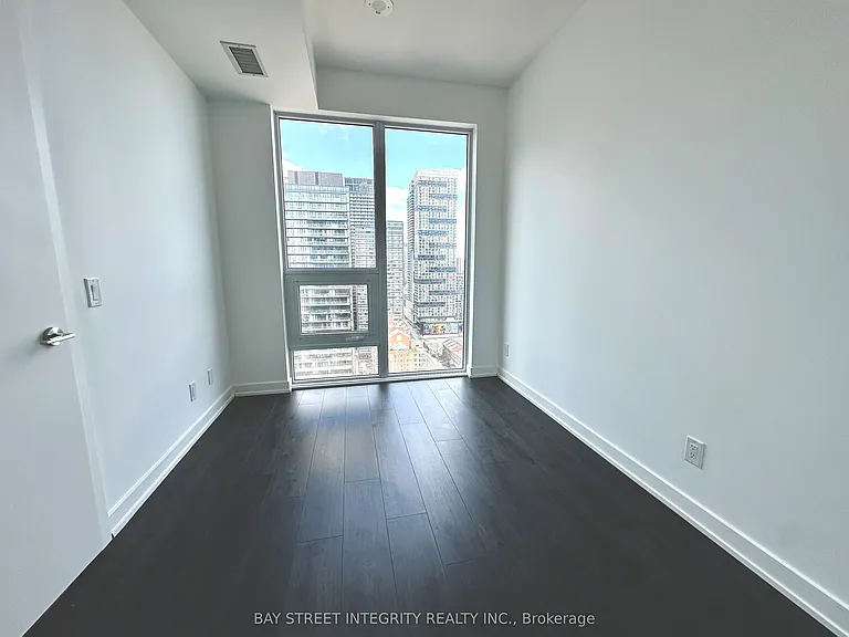 100 Queen St E #2902 — Photo 10