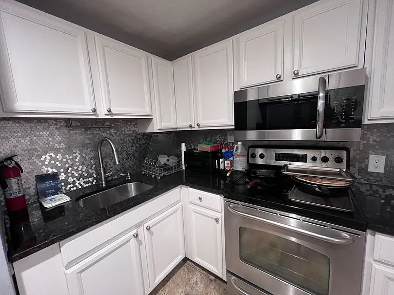 50 Seymour St #8 — Photo 1