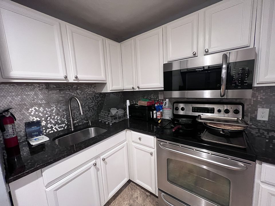 1st image of 50 Seymour St APT 8