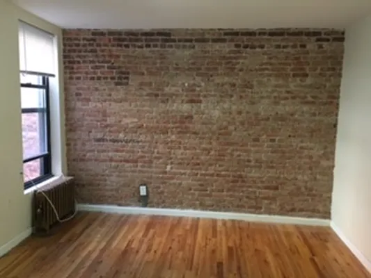 Rented by Charles Roth, LREB | media 18