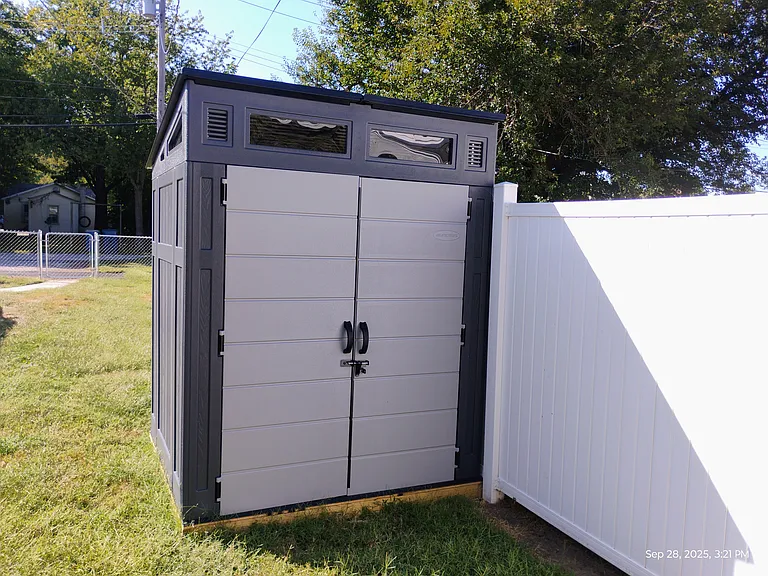 Storage Shed in Fenced back yard