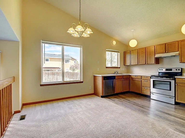 12540 Beach St — Photo 9