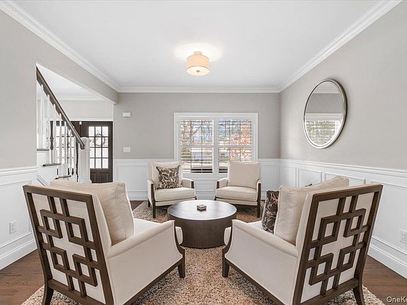 3rd image of 42 Meadowbrook Road